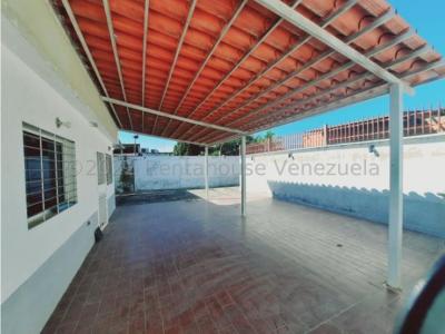 Casa en Venta El Placer Cabudare 22-15211 SPS 0414-5740364, 387 mt2, 3 habitaciones