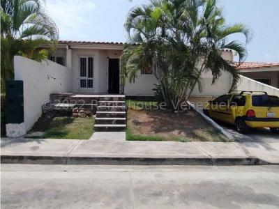 Casa en Venta zona Los Rostrojos Cabudare RAH 23-6514 M&N 04145093007, 180 mt2, 3 habitaciones