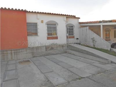 Casa en Venta Los Cerezos Cabudare 23-9358 M&N 04245543093, 100 mt2, 3 habitaciones