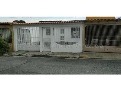 Casa en Venta El Paraiso Cabudare 22-21675 APP 0412-1548350, 147 mt2, 3 habitaciones
