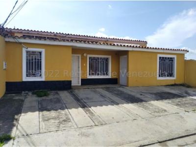 Casa en venta en La Mora Cabudare 23-1125 YC, 7 habitaciones
