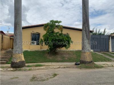 Casa en venta en El Valle Cabudare 23-6719 YC, 345 mt2, 3 habitaciones