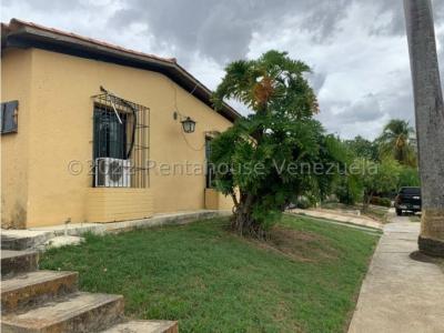 Casa en Venta El Valle Cabudare 23-6719 MN 04245543093, 345 mt2, 3 habitaciones