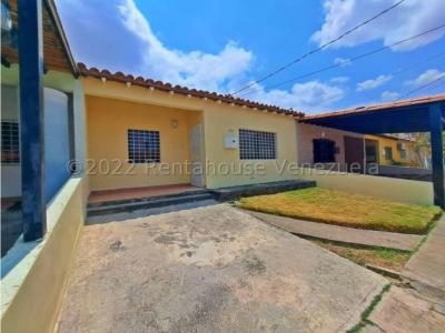 Casa en venta en Los Bucares La Mora Cabudare 22-22917 YC, 125 mt2, 3 habitaciones