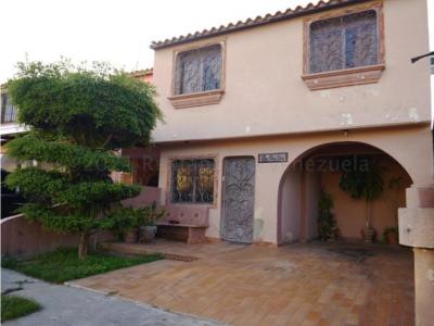 Casa en venta en La Ribereña 23-4788 YC, 144 mt2, 4 habitaciones