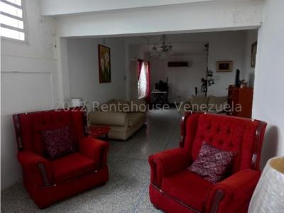 Casa en Venta La Hacienda Cabudare 23-1327 M&N 04245543093, 300 mt2, 3 habitaciones