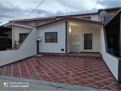 Casa en Venta Prados del Golf  22-18441 M&N 04245543093, 144 mt2, 4 habitaciones
