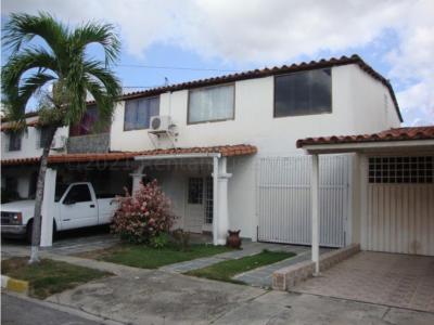 Casa en venta en La Ribereña Cabudare Mls#21-13084 FCB , 270 mt2, 4 habitaciones