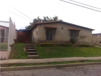Casa en venta en Parroquia Jose Gregorio Cabudare Mls#22-14192 fcb , 300 mt2, 3 habitaciones