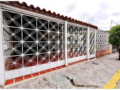 Casa en venta en Las Mercedes Cabudare MLs#22-17438 FCB , 250 mt2, 4 habitaciones