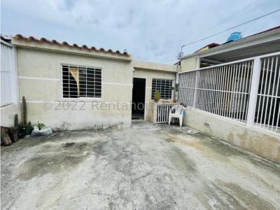 Casa en venta La Mora Cabudare #23-11639 MV, 113 mt2, 3 habitaciones