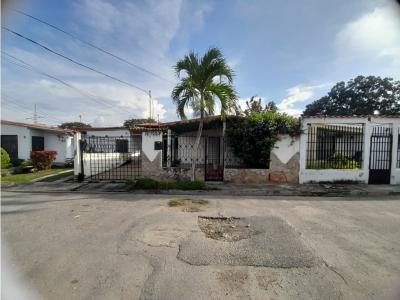 Maria Valera Vende Casa en Urb. Valle Hondo Cabudare MLS #23-15095, 226 mt2, 3 habitaciones