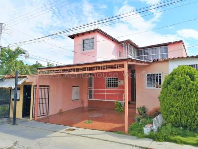 Se VENDE Casa en La Mora RAH: 22-4036, 300 mt2, 5 habitaciones