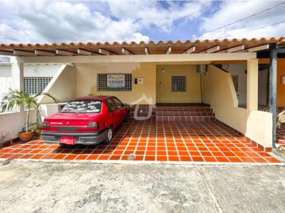 Casa en venta/alquiler en Urb Los Bucares , 130 mt2, 3 habitaciones