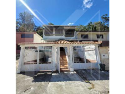 La Trinidad - Casa en Venta, 252 mt2, 3 habitaciones