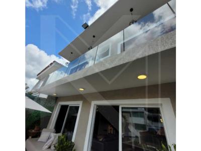 La Trinidad - Casa en Venta, 200 mt2, 3 habitaciones