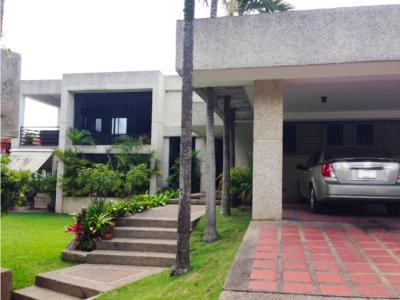 Casa en venta - Colinas de Tamanaco, 660 mt2, 6 habitaciones