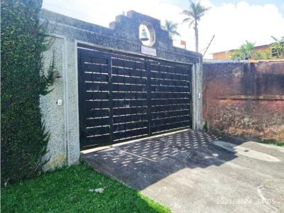 Se vende hermosa casa la Urb Lomas del Laurel Baruta Caracas, 370 mt2, 4 habitaciones