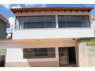 Se vende casa 450m2 4h+s/6b/4p Clnas Bello Monte 8673, 450 mt2, 5 habitaciones