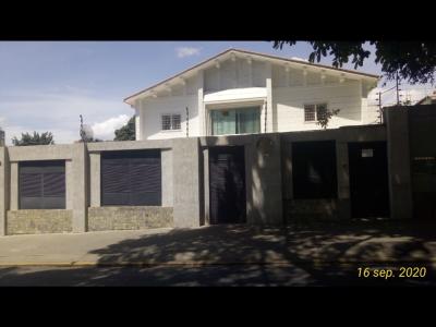 Alquiler casa para oficinas 900m2 Altamira, 900 mt2, 9 habitaciones