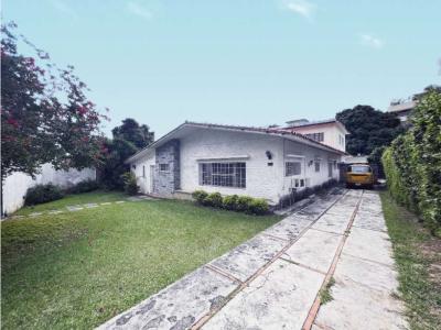 Se Vende Casa en Altamira de 965 mts 5H/4B/8P (JC), 5 habitaciones