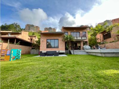Se vende casa 465m² 4h+2s/5b+1s/8p Alto Hatillo, 345 mt2, 4 habitaciones