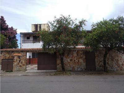 Casa en venta en El Hatillo Urb. Gavilán  , 1140 mt2, 16 habitaciones