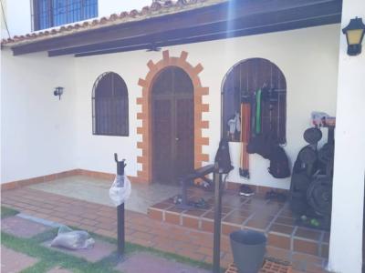 Se vende bella Casa en la Urbanización Montalbán., 550 mt2, 4 habitaciones