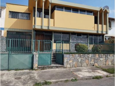 Casa en venta Colinas de Vista Alegre 305m2/5h/4B/2PE calle cerrada, 305 mt2, 5 habitaciones