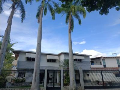 Se Vende Hermosa Casa en Macaracuay, 900 mt2, 4 habitaciones