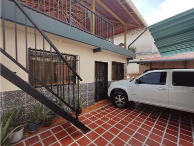 Dos casas Bifamiliar Lomas de Urquía, Barrialito Carrizal, 400 mt2, 4 habitaciones