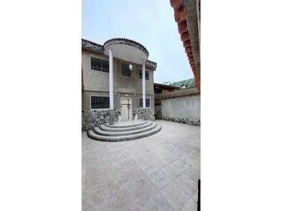 Casa en venta sector Merida Colinas de Carrizal, 750 mt2, 5 habitaciones