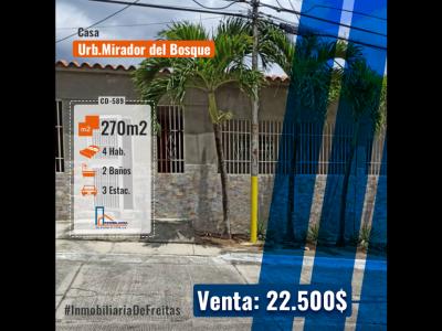 Venta de casa en la urbanización Mirador del Bosque, Cua., 270 mt2, 4 habitaciones
