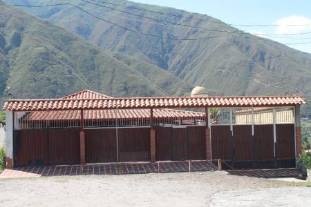Casa Grande con Piscina en Venta Sector Pozo Hondo Frente a Macro, Ejido, 1500 mt2, 6 habitaciones