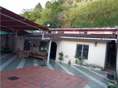  Casa Urbanizacion La Fontanera en Los Teques, 240 mt2, 6 habitaciones