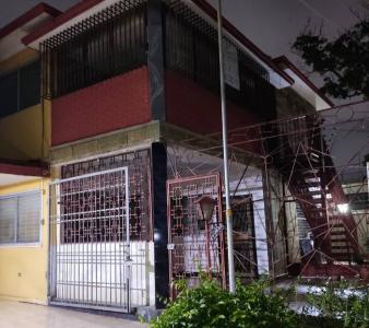 SE VENDE CASA SECTOR TIERRA NEGRA A UNA CUADRA DE CECILIO ACOSTA MARACAIBO, 580 mt2, 7 habitaciones