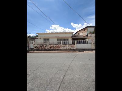 Casa en venta,  las Delicias , Maracay Edo- Aragua., 272 mt2, 3 habitaciones