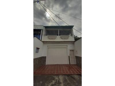 Casa en Sector Arias Blanco El Limón Aragua, 266 mt2, 3 habitaciones