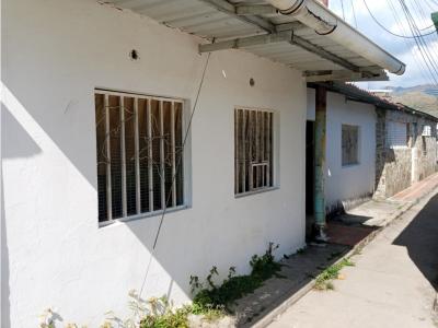 Casa en Venta Caña de Azucar Sector 2 Maracay, 120 mt2, 3 habitaciones