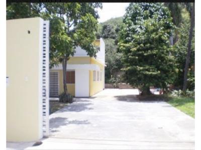 Casa en Venta en el Sector el Toro, Zona norte de Maracay, 180 mt2, 4 habitaciones