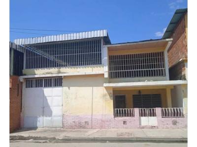 Casa en Venta en la Coromoto, Maracay, 320 mt2, 4 habitaciones