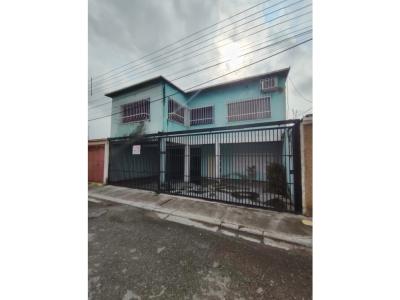 Casa en Venta en Santa Ines, Maracay, 381 mt2, 5 habitaciones