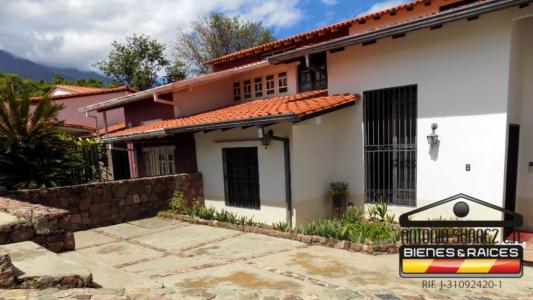 Casa en venta en Mérida, Urbanización Santa María, 350 mt2, 4 habitaciones