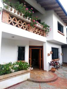 Casa con Anexo en VENTA. Campo Claro. Mérida, 300 mt2, 4 habitaciones