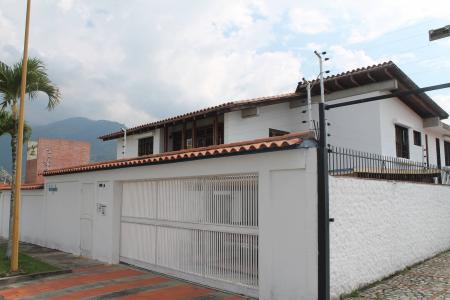 Casa En Venta Urbanización San Antonio, Mérida, 400 mt2, 5 habitaciones