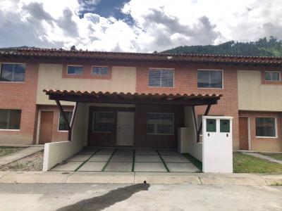 Townhouse en venta. Villas del Campo - Campo Claro. Mérida, 124 mt2, 3 habitaciones