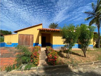 Se vende Casa 582m² 4h/3b/4p, Playa El Agua - Nueva Esparta, 164 mt2, 4 habitaciones