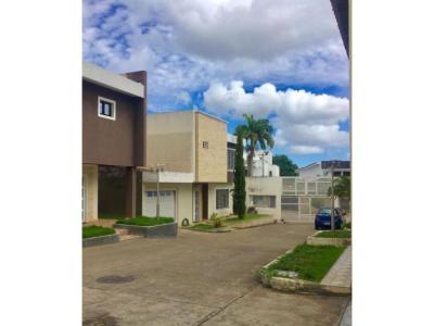 Casa en Venta en Villa Antillana Residencias Dominica Puerto Ordaz, 211 mt2, 4 habitaciones