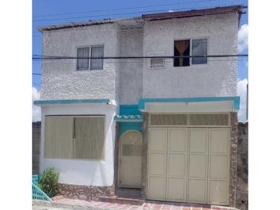Casa 2 niveles en Rosario de Paya Turmero Edo Aragua, 196 mt2, 6 habitaciones