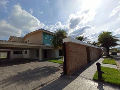 Casa en venta - Urb. Guataparo - Valencia, 755 mt2, 5 habitaciones